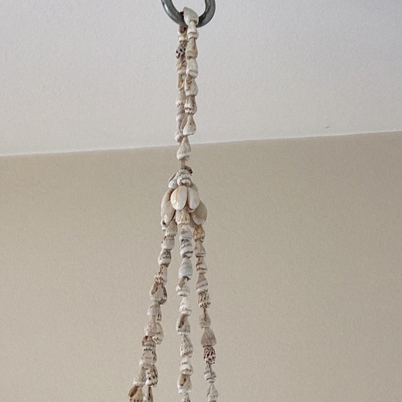 Vintage handcrafted seashell and cowrie shell 38” plant hanger - Picture 6 of 6